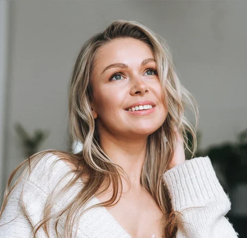 Woman in her 30'a with plump skin